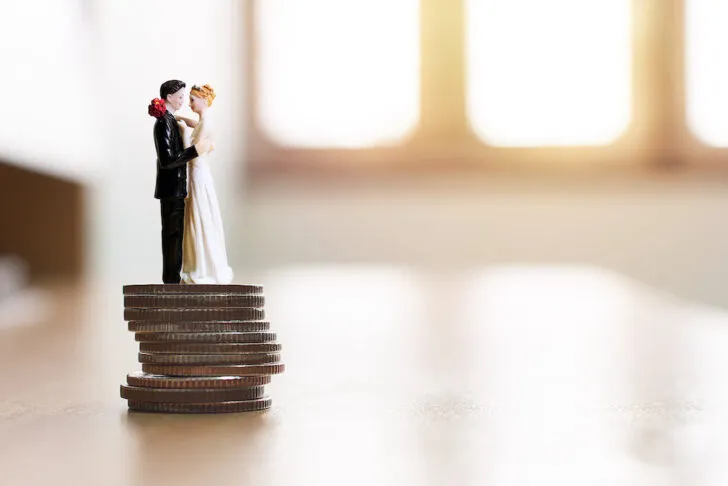 tips for saving money on your wedding - plan a wedding on a budget