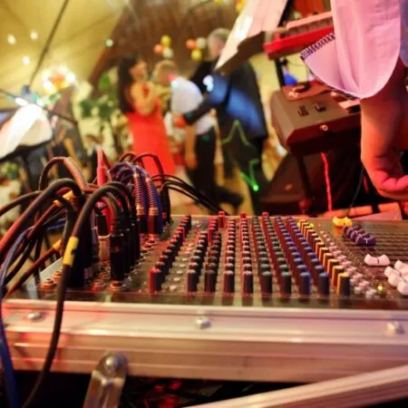 Wedding DJ - Playlists that don't suck