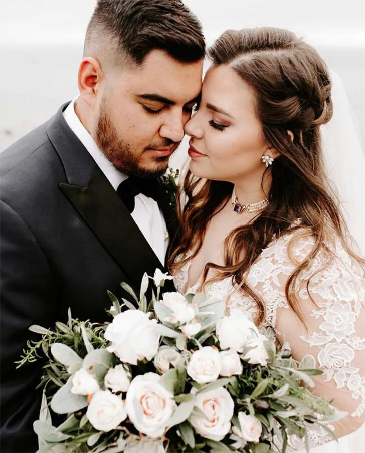 Rent Your Wedding Flowers with Something Borrowed Blooms! Rent your wedding bouquet for far less than the cost of professional florist arrangements!