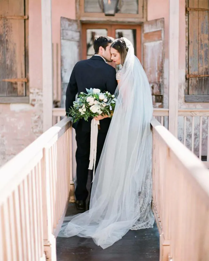 Rent Your Wedding Flowers with Something Borrowed Blooms! Rent your wedding bouquet and flower crown like these gorgeous ones from Something Borrowed Blooms!