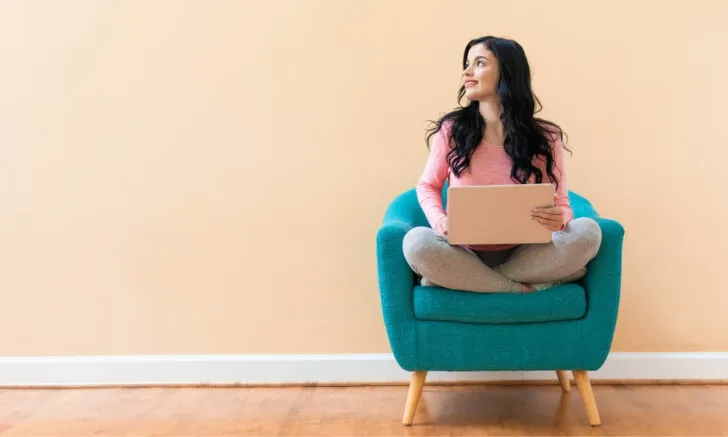 side hustles for brides while planning a wedding