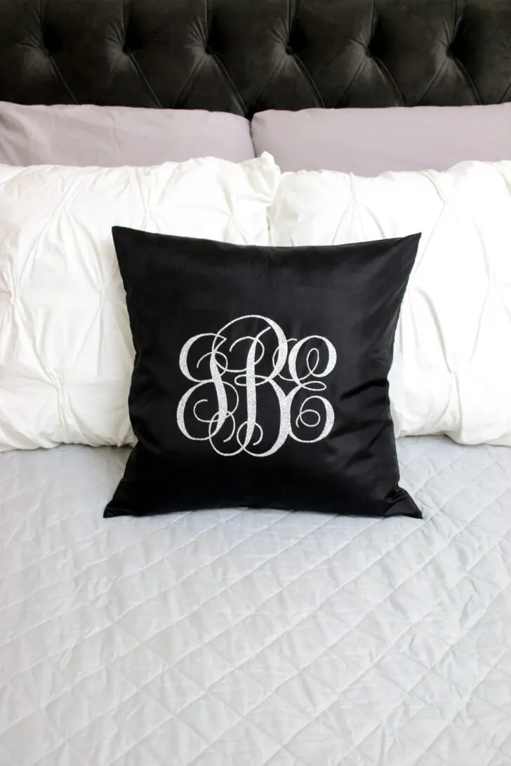 Cricut Explore Air Glitter Monogram Pillow Project