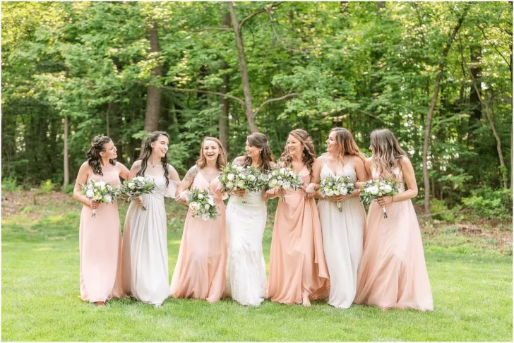 Rent Your Wedding Flowers with Something Borrowed Blooms! Gorgeous wedding bouquets for rent for your whole bridal party!