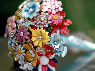brooch bouquet - flower alternatives for weddings