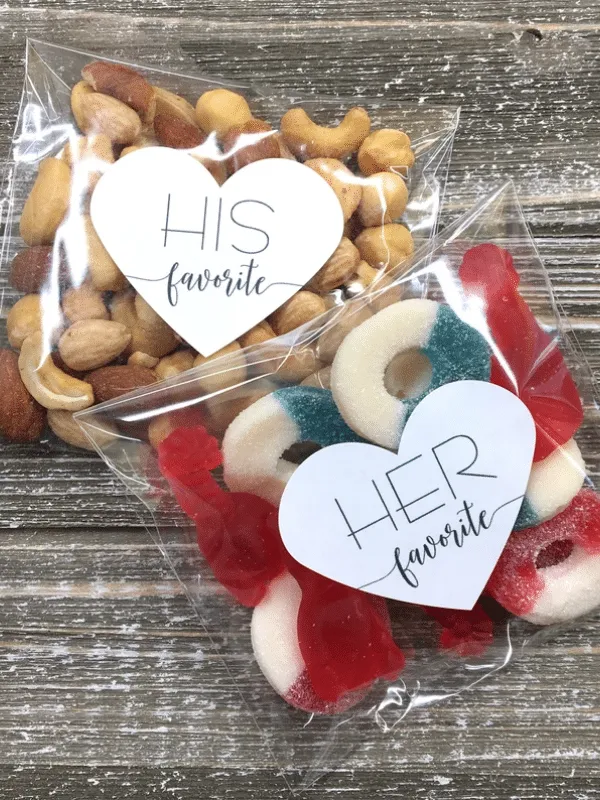 Creative, cute and affordable wedding favor packaging ideas and options from our favorite online resources. 