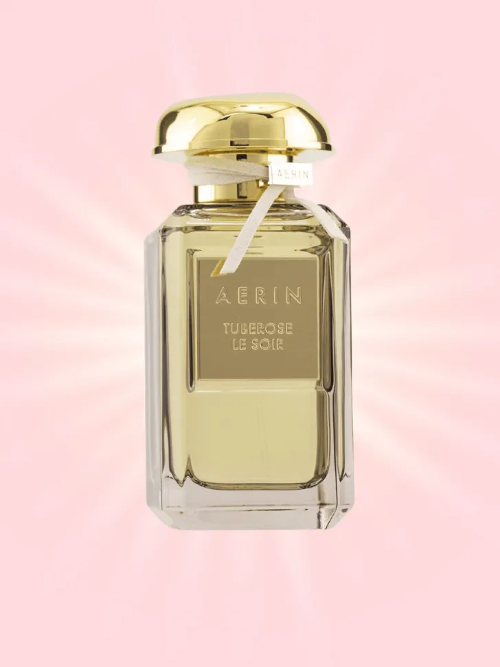 Your wedding day is an unforgettable moment in your life, but do you know what will help solidify your sentimental memories? Your wedding perfume! 