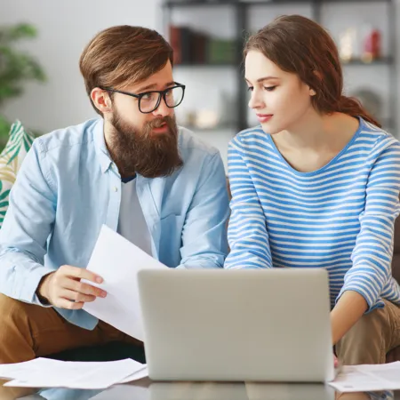 computer couple money talks