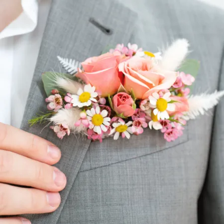 floral pocket square tutorial from Bloom Culture Flowers
